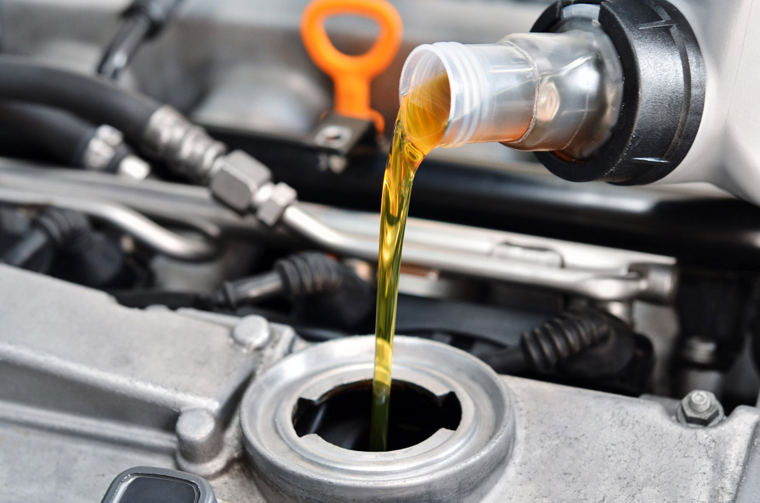Maggiori informazioni su "Olio motore, trasmissione e antigelo nei veicoli: differenze tra viscosità e perché vanno rispettate"