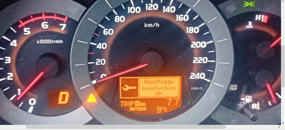 toyota resettaggio manutenzione olio.JPG